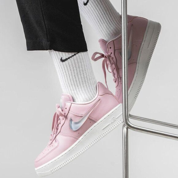 Nike Air Force 1 Low '07 SE PRM' Sneaker Lavender Light Purple AH6827 Size 6.5 - Picture 1 of 8